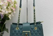 Beautiful handbags for women (In great shape)