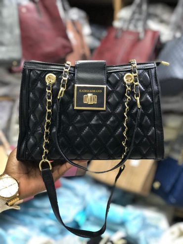 Beautiful handbags for women (In great shape)