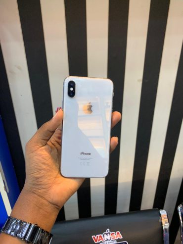 IPHONE X 3GB RAM 64GB ROM 2716mAh Battery