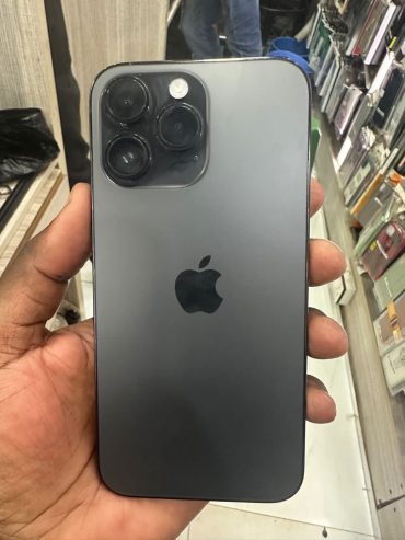Iphone 14 pro space black 6gb ram 128gb rom 3200 mAh battery