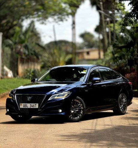 Toyota Crown Exucuctive Hybrid